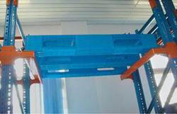 塑料托盤托盤與駛?cè)胄拓浖艿呐浜鲜褂? border="0" /></center>　<br />
                    </dd>
                    <dt>[<a href="http://www.hxnjsl.com">返回首頁</a>] [<a href="javascript:window.print();">打印</a>] [<a href="javascript:history.go(-1);">返回上頁</a>]</dt>
                </dl>
                		</div>    
        </div>
	</div>
	<div   id="eygqceqm"   class="left">
<div   id="eygqceqm"   class="sort">
	<p><span><a href="./products.html"><img src="http://www.hxnjsl.com/skin/green_cn_en/cn/images/more.gif" border="0" alt="" /></a></span>產(chǎn)品分類</p>
	<ul class="level1"><li><a href="http://www.hxnjsl.com/category-1.html" title="塑料托盤">塑料托盤</a><ul class="level2"><li><a href="http://www.hxnjsl.com/category-11.html" title="九腳網(wǎng)格型">九腳網(wǎng)格型</a></li>
<li><a href="http://www.hxnjsl.com/category-12.html" title="九腳平板型">九腳平板型</a></li>
<li><a href="http://www.hxnjsl.com/category-13.html" title="川字網(wǎng)格型">川字網(wǎng)格型</a></li>
<li><a href="http://www.hxnjsl.com/category-17.html" title="川字平板型">川字平板型</a></li>
<li><a href="http://www.hxnjsl.com/category-31.html" title="田字平板型">田字平板型</a></li>
<li><a href="http://www.hxnjsl.com/category-14.html" title="田字網(wǎng)格型">田字網(wǎng)格型</a></li>
<li><a href="http://www.hxnjsl.com/category-15.html" title="雙面平板型">雙面平板型</a></li>
<li><a href="http://www.hxnjsl.com/category-16.html" title="雙面網(wǎng)格型">雙面網(wǎng)格型</a></li>
<li><a href="http://www.hxnjsl.com/category-18.html" title="防潮墊板">防潮墊板</a></li>
<li><a href="http://www.hxnjsl.com/category-33.html" title="防滲漏托盤">防滲漏托盤</a></li>
</ul>
</li>
<li><a href="http://www.hxnjsl.com/category-5.html" title="塑料卡板箱">塑料卡板箱</a></li>
<li><a href="http://www.hxnjsl.com/category-6.html" title="塑料物流箱">塑料物流箱</a></li>
<li><a href="http://www.hxnjsl.com/category-30.html" title="EU型物流箱">EU型物流箱</a></li>
<li><a href="http://www.hxnjsl.com/category-2.html" title="塑料周轉(zhuǎn)箱">塑料周轉(zhuǎn)箱</a><ul class="level2"><li><a href="http://www.hxnjsl.com/category-21.html" title="通用塑料周轉(zhuǎn)箱">通用塑料周轉(zhuǎn)箱</a></li>
<li><a href="http://www.hxnjsl.com/category-22.html" title="加強(qiáng)型塑料周轉(zhuǎn)箱">加強(qiáng)型塑料周轉(zhuǎn)箱</a></li>
<li><a href="http://www.hxnjsl.com/category-32.html" title="折疊塑料周轉(zhuǎn)箱">折疊塑料周轉(zhuǎn)箱</a></li>
</ul>
</li>
<li><a href="http://www.hxnjsl.com/category-3.html" title="塑料周轉(zhuǎn)筐">塑料周轉(zhuǎn)筐</a><ul class="level2"><li><a href="http://www.hxnjsl.com/category-23.html" title="顛倒可堆式塑料筐">顛倒可堆式塑料筐</a></li>
<li><a href="http://www.hxnjsl.com/category-24.html" title="通用塑料筐系列">通用塑料筐系列</a></li>
</ul>
</li>
<li><a href="http://www.hxnjsl.com/category-28.html" title="雙色塑料箱">雙色塑料箱</a></li>
<li><a href="http://www.hxnjsl.com/category-4.html" title="塑料零件盒">塑料零件盒</a><ul class="level2"><li><a href="http://www.hxnjsl.com/category-19.html" title="背掛式">背掛式</a></li>
<li><a href="http://www.hxnjsl.com/category-20.html" title="組立式">組立式</a></li>
</ul>
</li>
<li><a href="http://www.hxnjsl.com/category-7.html" title="通用塑料盤">通用塑料盤</a></li>
<li><a href="http://www.hxnjsl.com/category-29.html" title="塑料盒">塑料盒</a></li>
<li><a href="http://www.hxnjsl.com/category-25.html" title="物流臺車">物流臺車</a></li>
<li><a href="http://www.hxnjsl.com/category-8.html" title="塑料桶/垃圾桶">塑料桶/垃圾桶</a></li>
<li><a href="http://www.hxnjsl.com/category-9.html" title="其他產(chǎn)品">其他產(chǎn)品</a></li>
<li><a href="http://www.hxnjsl.com/category-10.html" title="模具研發(fā)及產(chǎn)品設(shè)計">模具研發(fā)及產(chǎn)品設(shè)計</a></li>
</ul></div>

<div   id="eygqceqm"   class="briefcontact">
	<p><span><a href="./contact-us.html"><img src="http://www.hxnjsl.com/skin/green_cn_en/cn/images/more.gif" border="0" alt="" /></a></span>聯(lián)系我們</p>
	<ul>
		<li><p>聯(lián)系人:</p><span>于先生</span></li>
        		<li id="eygqceqm"    class="tel"><p>電話:</p><span>13831662059</span></li>
        		<li id="eygqceqm"    class="tel"><p>傳真:</p><span></span></li>
        		<li><p>郵箱:</p><span><a href="mailto:lfducheng@163.com">lfducheng@163.com</a></span></li>
        	</ul>

		<a target="_blank"  ><img border="0" src="http://amos1.taobao.com/online.ww?v=2&uid=lfducheng&s=1" alt="點(diǎn)擊這里給我發(fā)消息" /></a><br />
		
		<a href="tencent://message/?uin=172517514&Site=在線咨詢&Menu=yes"><img src="http://www.hxnjsl.com/images/qq.gif" border="0" alt="qq" /></a><br />
		

	    
		
    	
	</div>

<div   id="eygqceqm"   class="linkbar">
	<p>我要訂閱</p>
	
	<ul>
		            							
						
			</ul>
</div></div>
	<div   id="eygqceqm"   class="clear"></div>
	<div   id="eygqceqm"   class="mainfoot"></div>	
</div>
<div   id="eygqceqm"   class="clear"></div>
<div   id="eygqceqm"   class="footer">
	<div   id="eygqceqm"   class="footernav">
    	<ul>
        	<li><a href="http://www.hxnjsl.com/about-us.html" rel="nofollow">公司介紹</a></li>
            <li><a href="http://www.hxnjsl.com/products.html" rel="nofollow">產(chǎn)品展示</a></li>
            <li><a href="http://www.hxnjsl.com/inquiry.php" rel="nofollow">在線咨詢</a></li>
            <li><a href="http://www.hxnjsl.com/contact-us.html" rel="nofollow">聯(lián)系我們</a></li>
        </ul>
		<dl>
			<dd id="ft1"><a href="http://www.hxnjsl.com/feed.xml">Rss</a></dd>
			<dd id="ft2"><a href="http://www.hxnjsl.com/sitemap.xml">網(wǎng)站地圖</a></dd>
			<dd id="ft3"><a href="http://www.hxnjsl.com/inquiry.php" rel="nofollow">在線咨詢</a></dd>
			<dd id="ft4">
			<a href="javascript:void(0);" target="_self" onclick="javascript:AddFavorite(